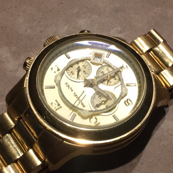 Super expensive watch! - Picture 4 of 4